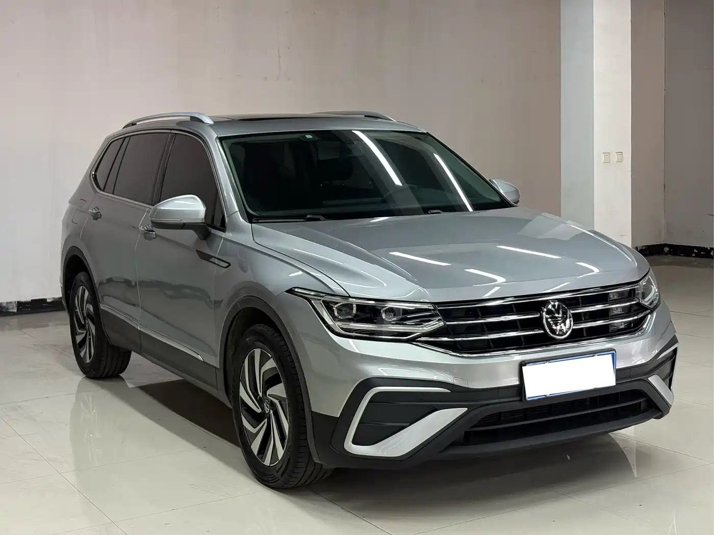 Volkswagen Tiguan L 2022 330TSI Automatic 2WD Smart Edition фото 2