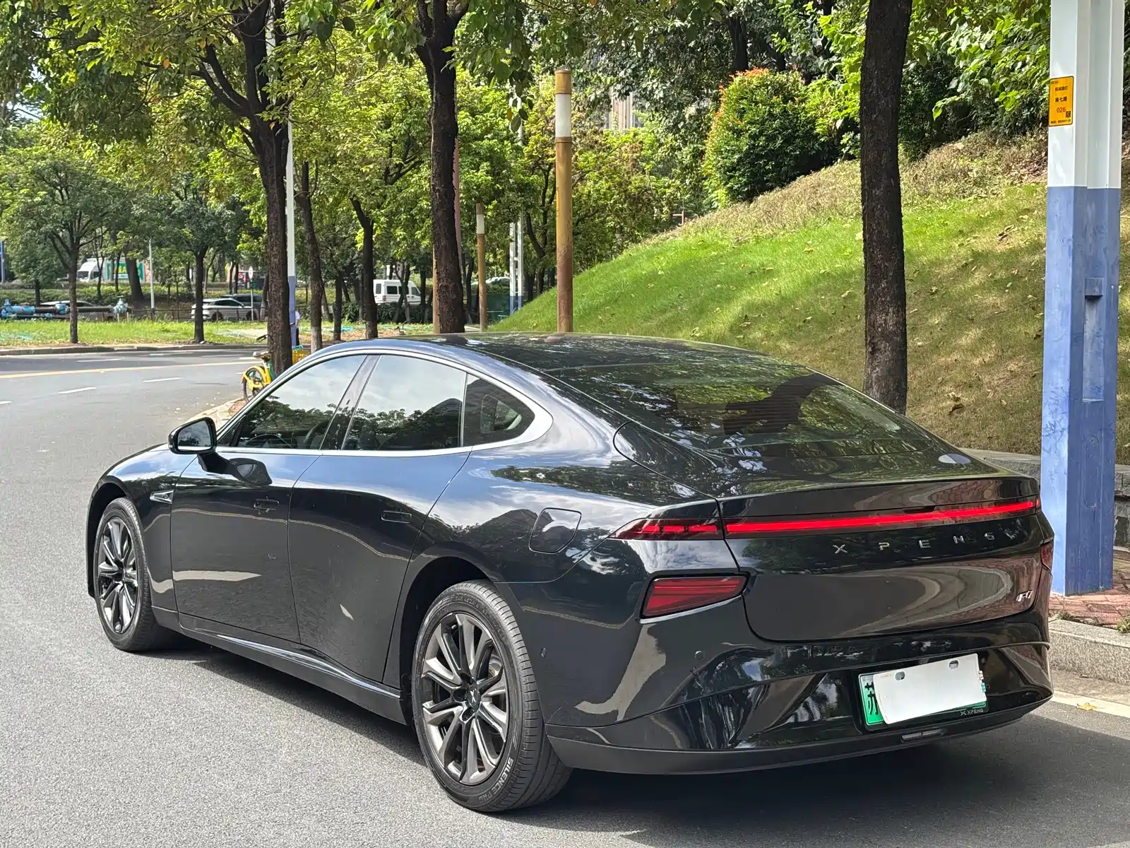 Фото 33 - XPeng P7
