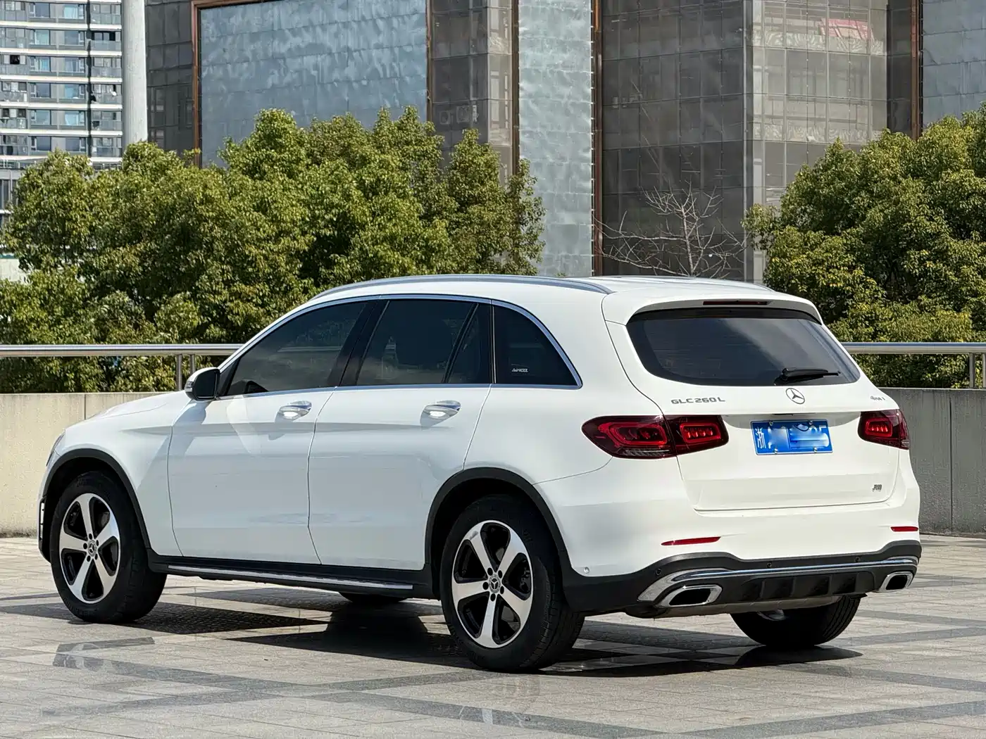 MERCEDES-BENZ GLC