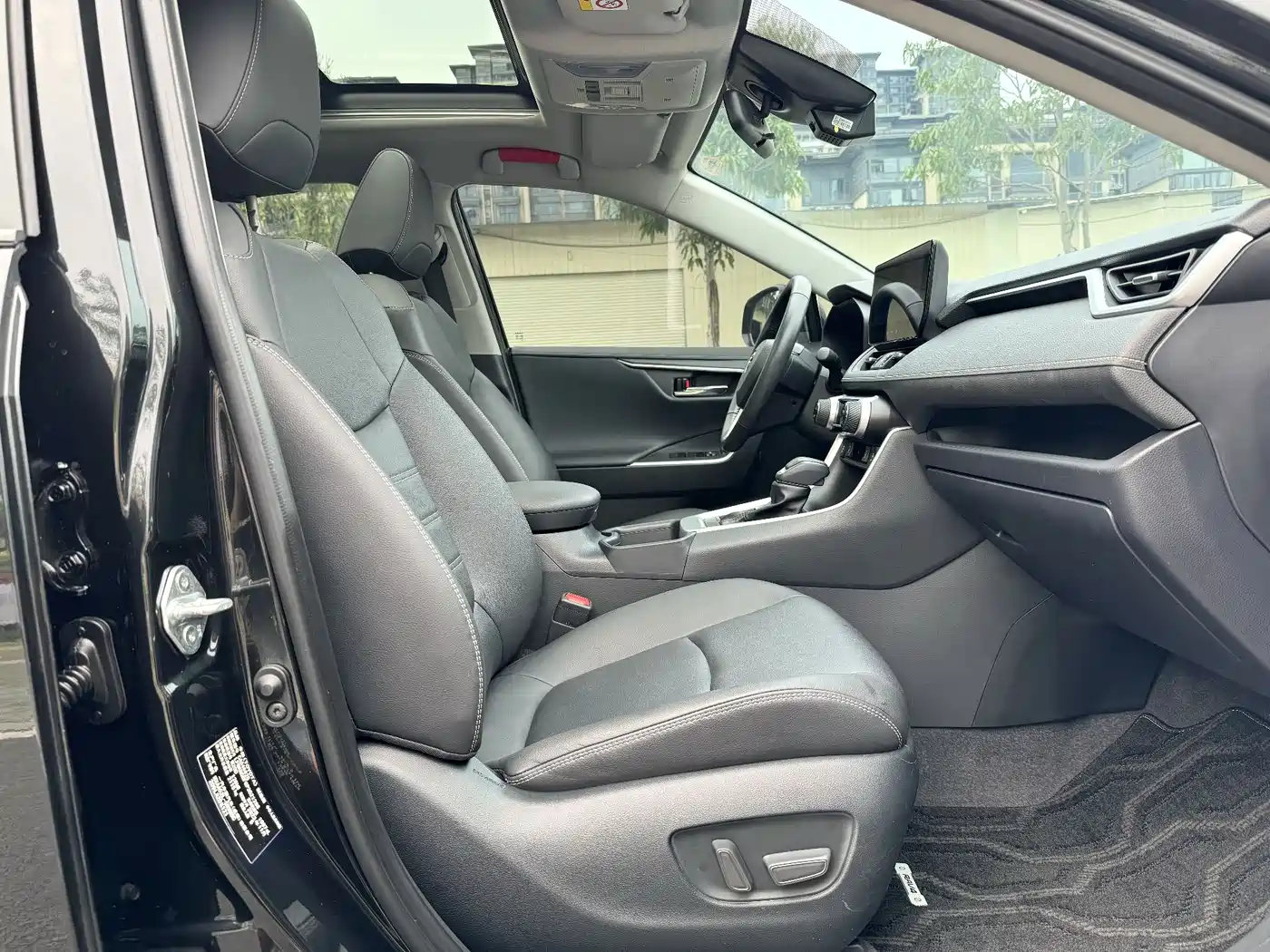 Toyota RAV4 Rongfang 2023 2.0L CVT FWD Style Plus Edition фото 29