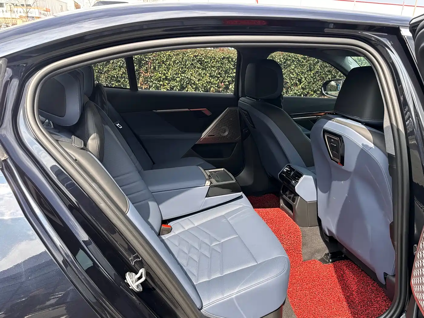 BMW 5 Series 2024 530Li Premium M Sport Package фото 9