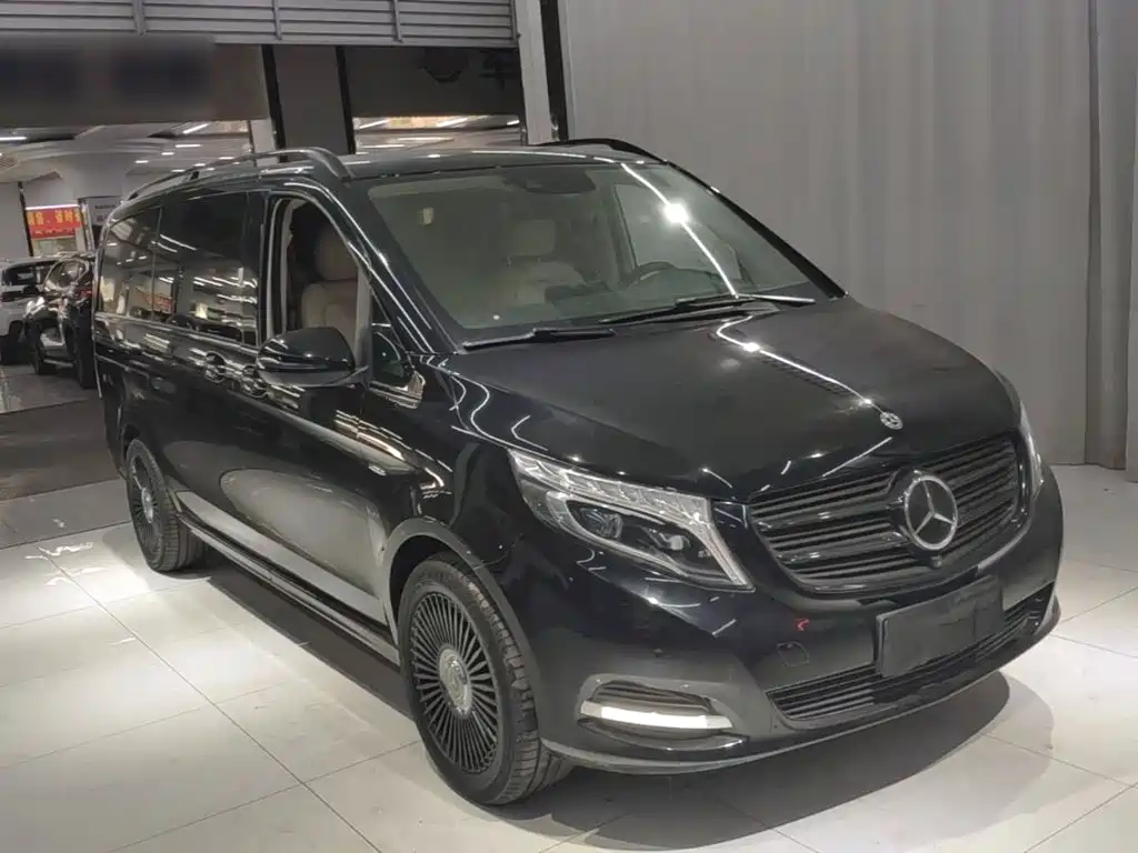 Фото 4 - Mercedes-Benz V-Class