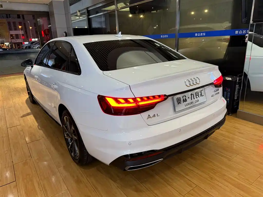 Audi A4L 2023 40 TFSI Luxury Sport фото 4
