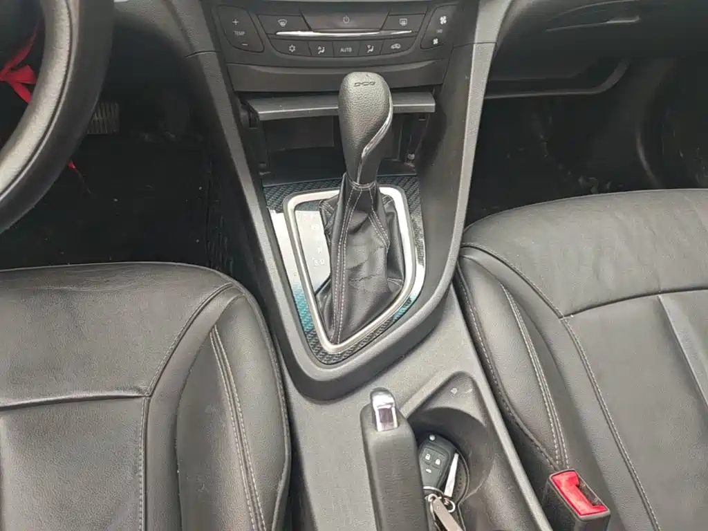 Фото 14 - Buick Excelle