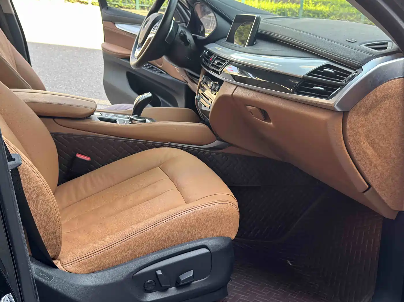 BMW X6 2015 xDrive35i Luxury Model фото 9