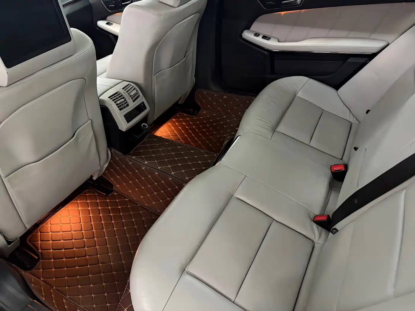 Mercedes-Benz E-Class 2012 E 300 L Fashion фото 13