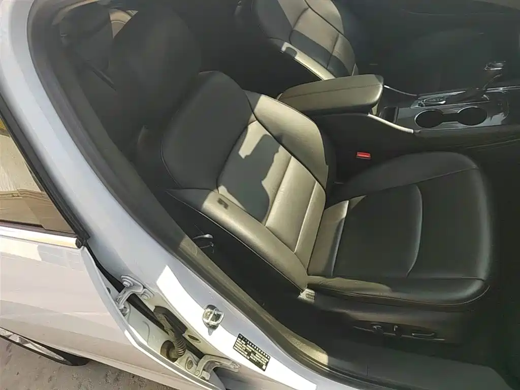 Chevrolet Malibu XL 2018 530T Auto RuiChi Edition фото 25