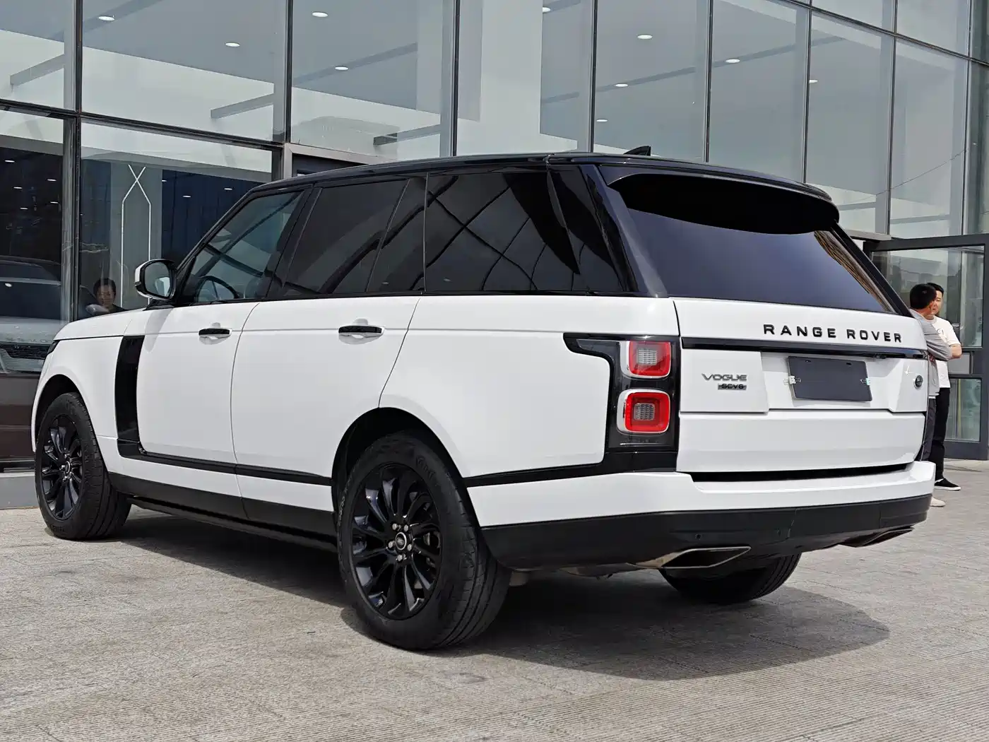 Land Rover Range Rover 2018 3.0 SC V6 Vogue Heritage Edition фото 6
