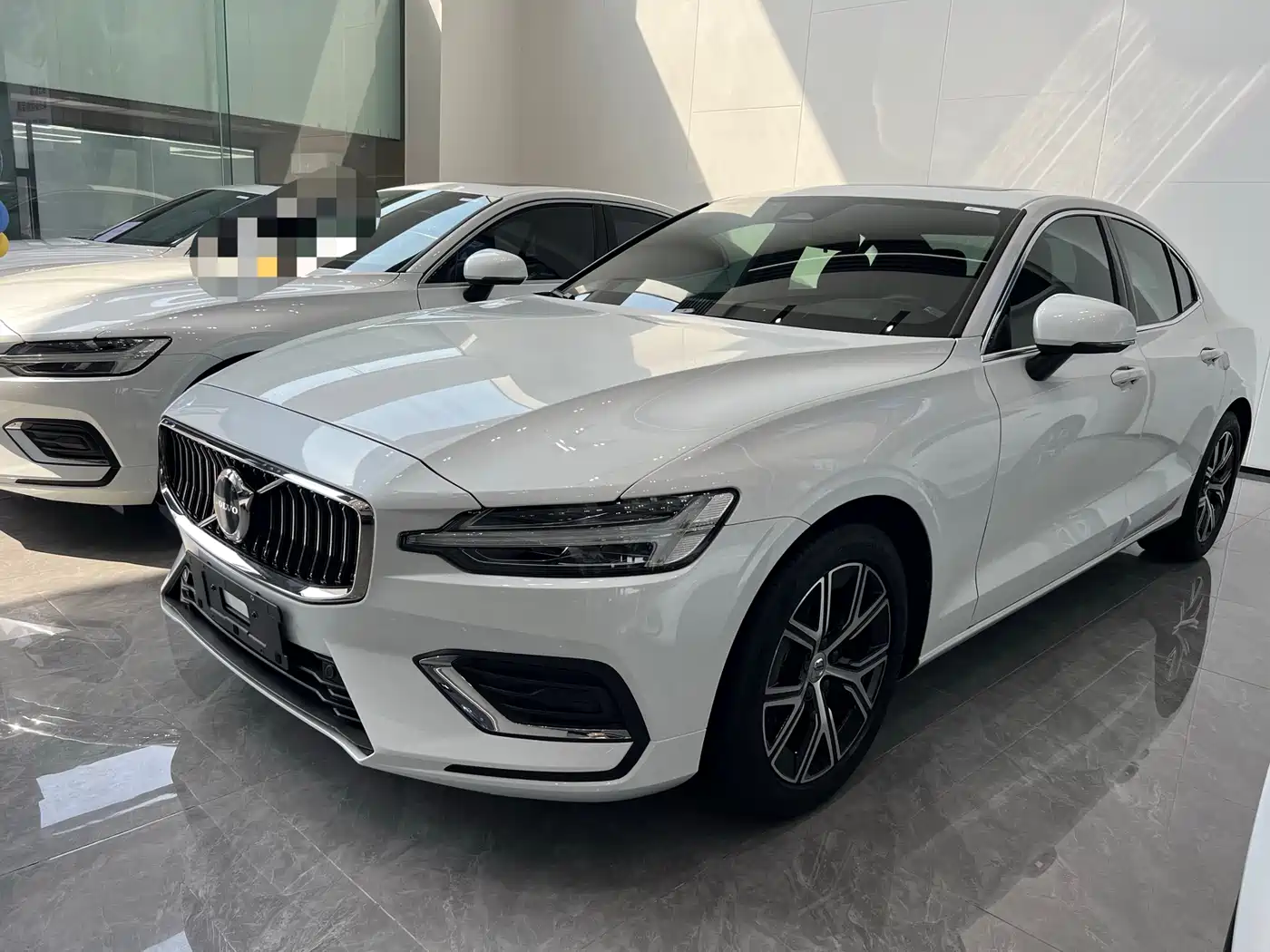 VOLVO S60 2023