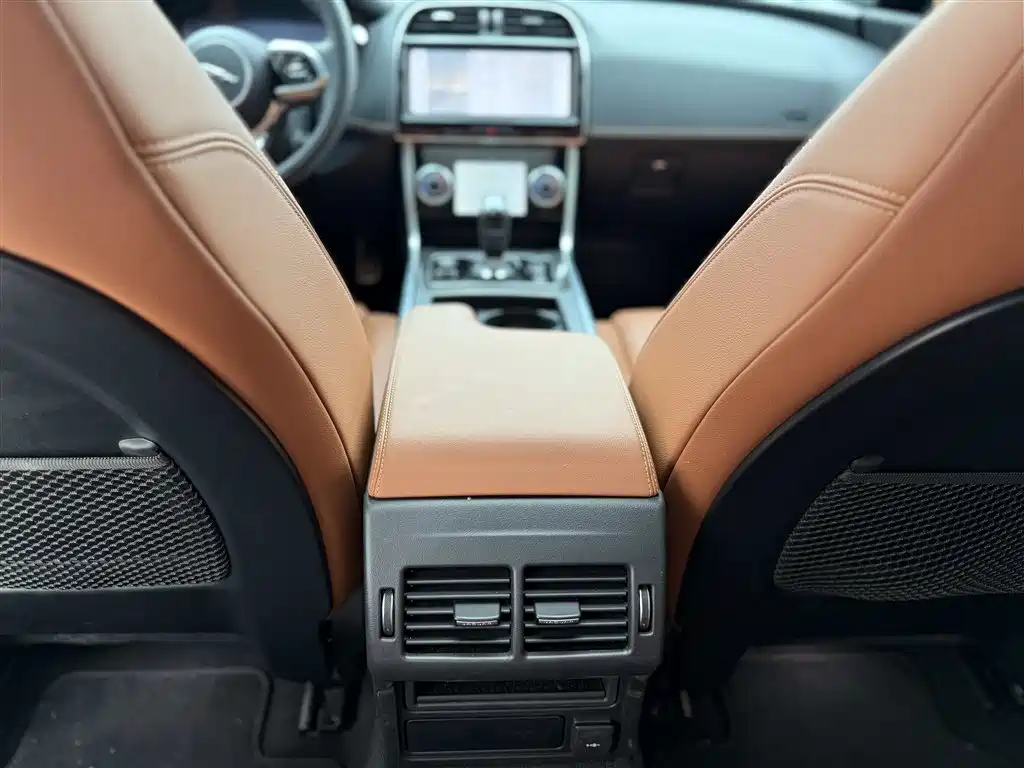 Jaguar XEL 2024 Model 2.0T 250PS R-DYNAMIC S Gloss Black Sport Edition фото 33