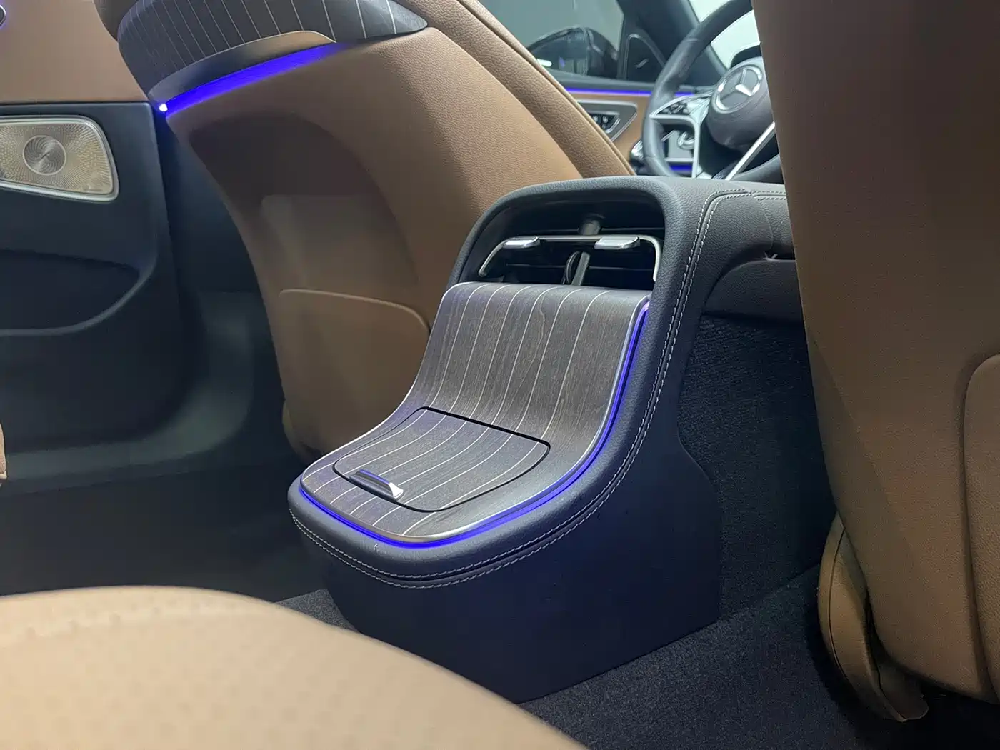 Mercedes-Benz E-Class 2024 Model E 300 L Luxury фото 13