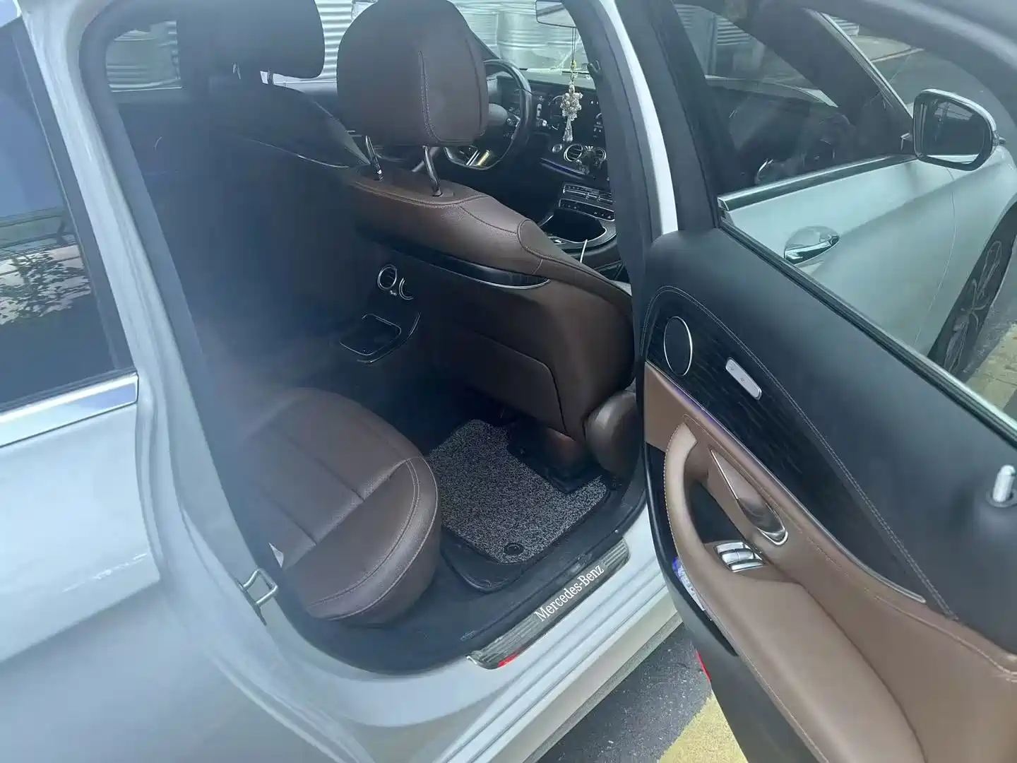 Фото 6 - Mercedes-Benz E-Class