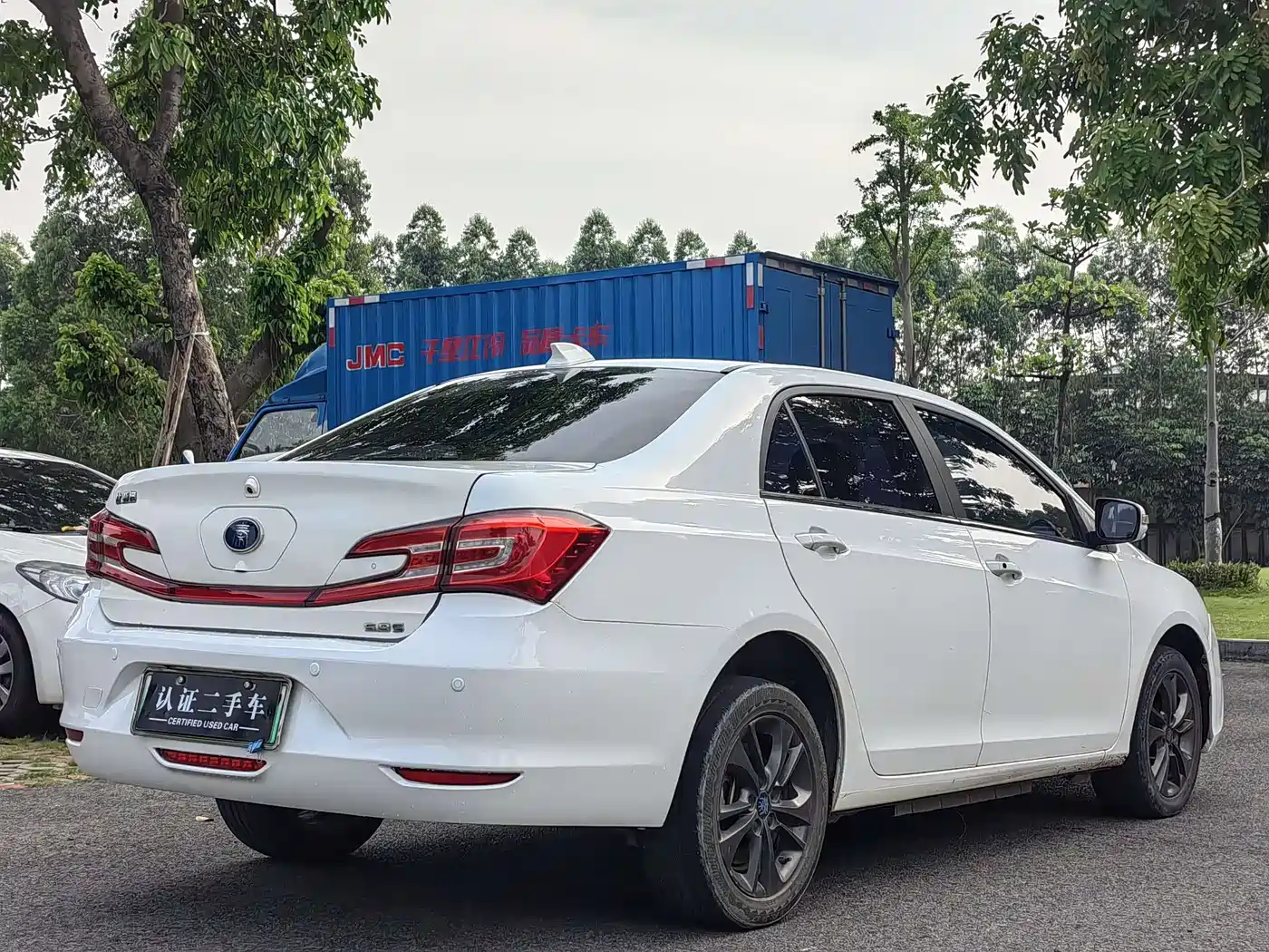 BYD Qin New Energy 2017 1.5T Premium Model фото 6