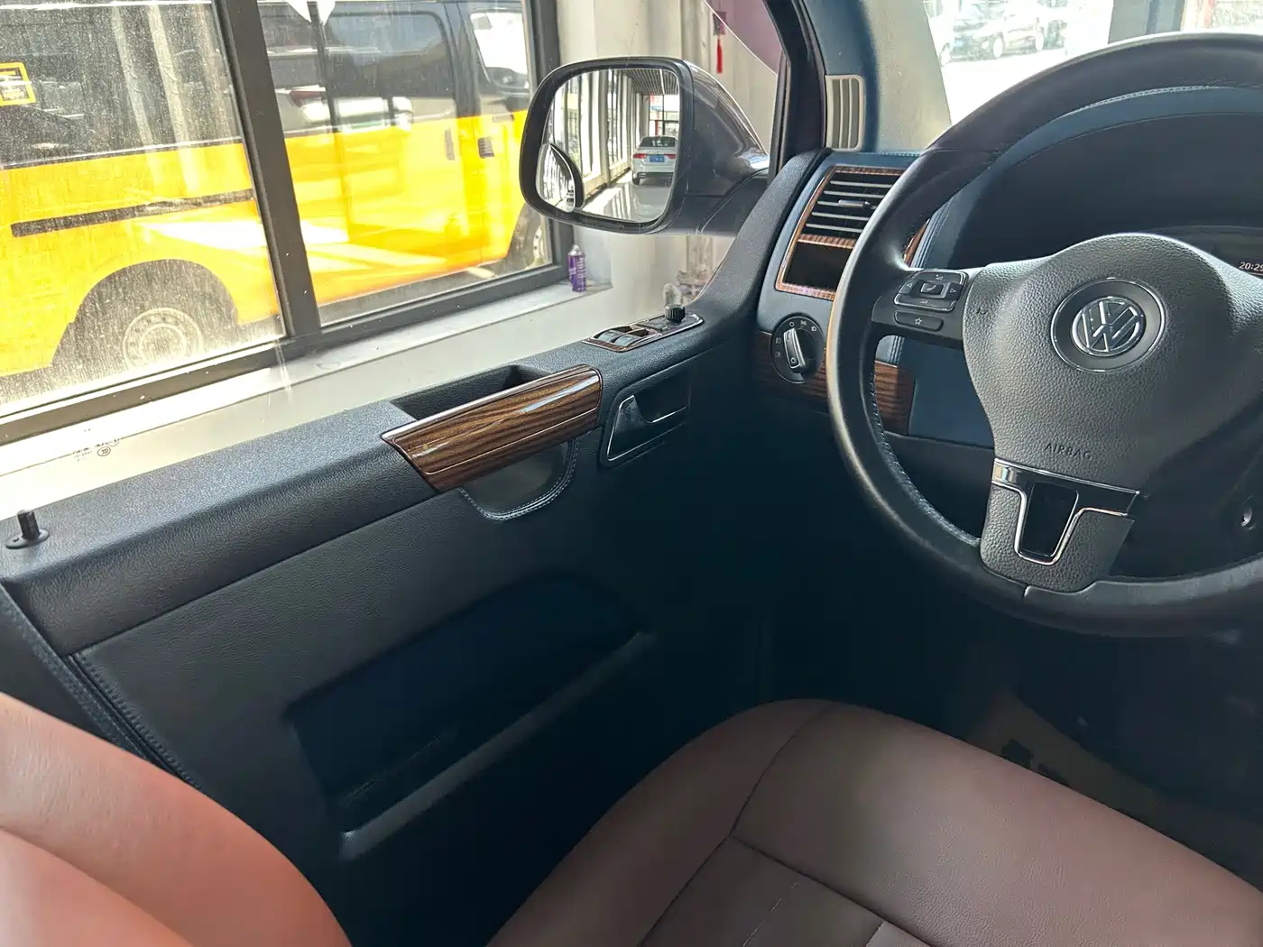 Volkswagen Caravelle 2014 2.0TSI 4WD Comfort Edition фото 13