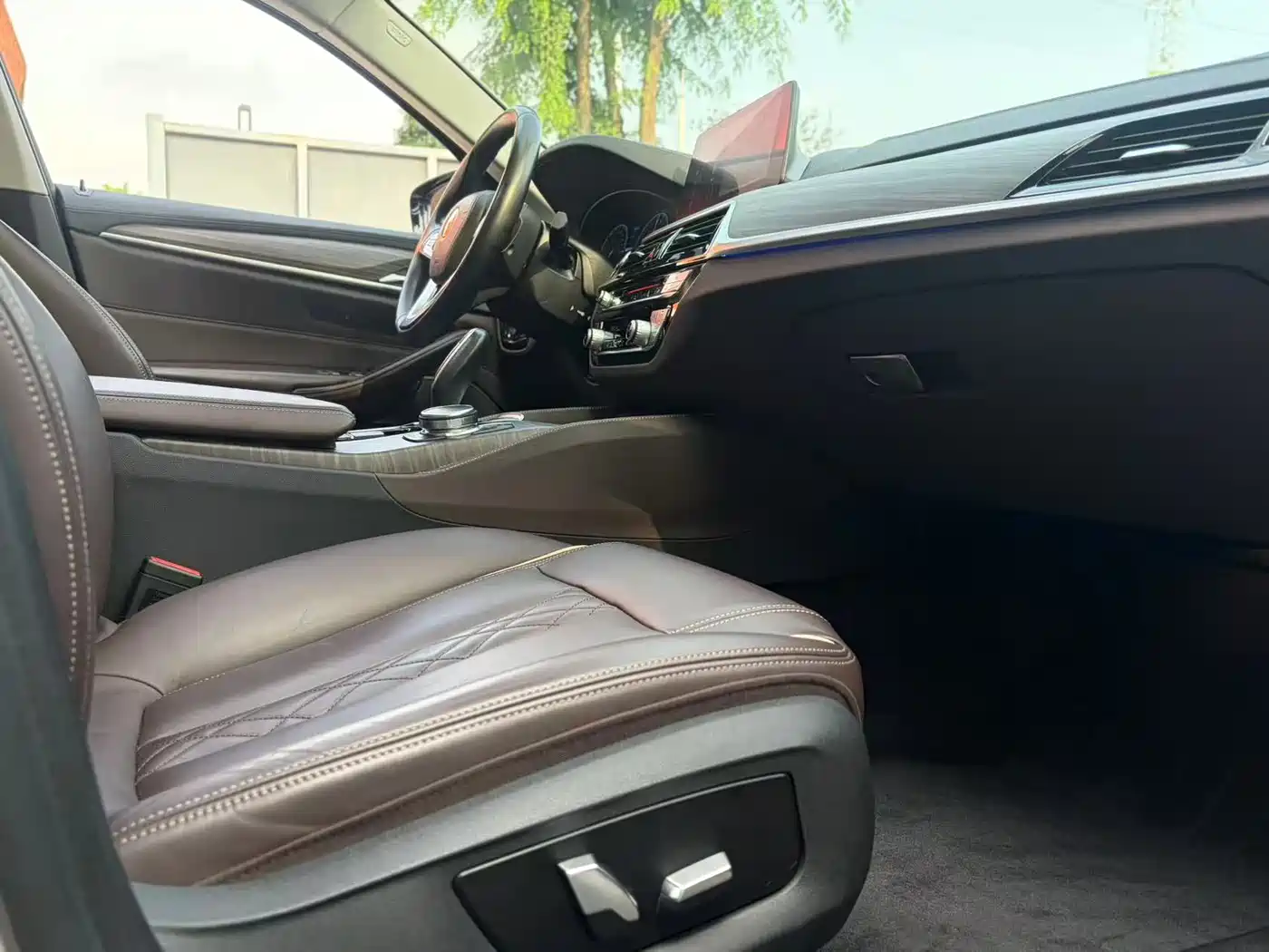 BMW 5 Series New Energy 2019 530Le Luxury Package фото 8
