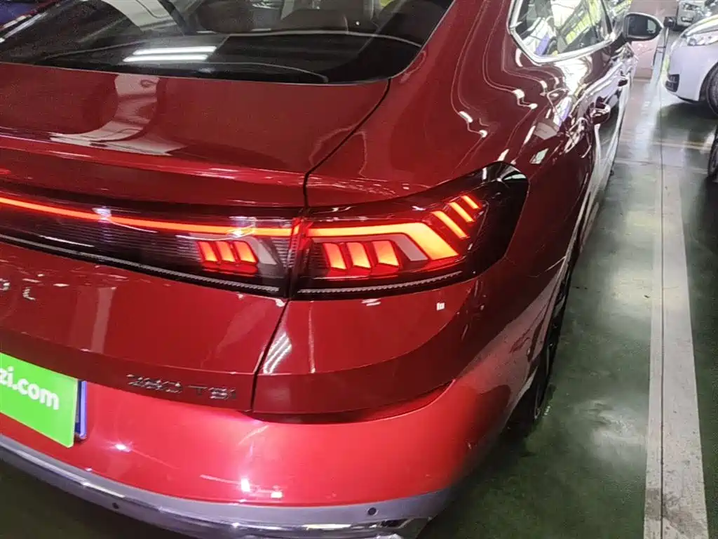 VOLKSWAGEN LINGDU