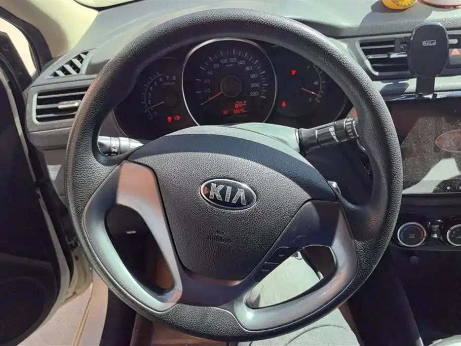 Kia K2 2015 Sedan 1.4L MT GLS фото 15