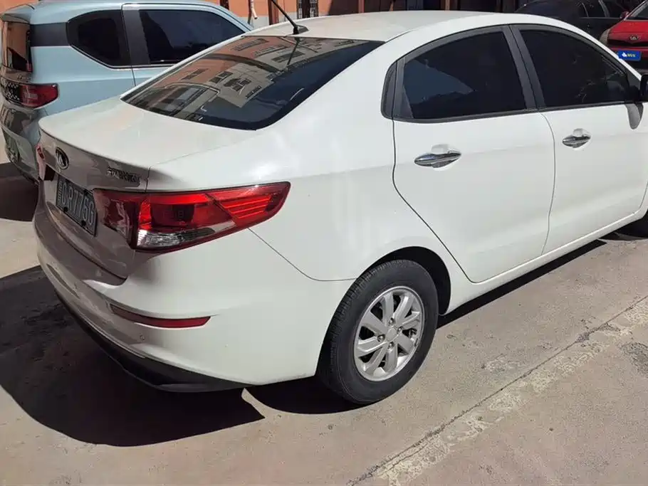 Kia K2 2015 Sedan 1.4L MT GLS фото 3