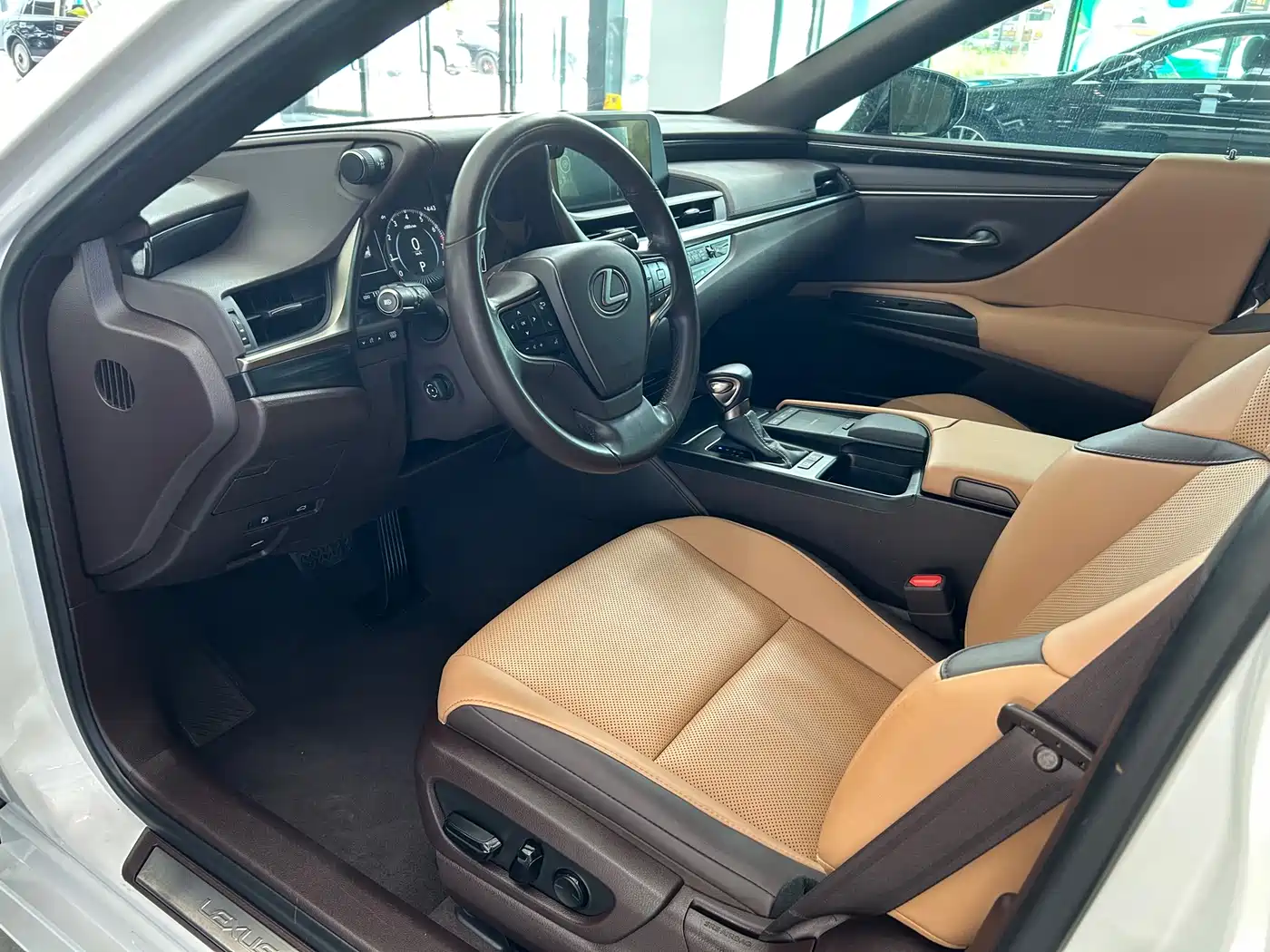 Lexus ES 2020 200 Excellence фото 17