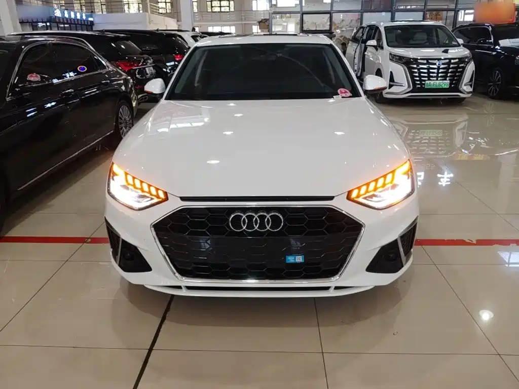Фото 3 - Audi A4L