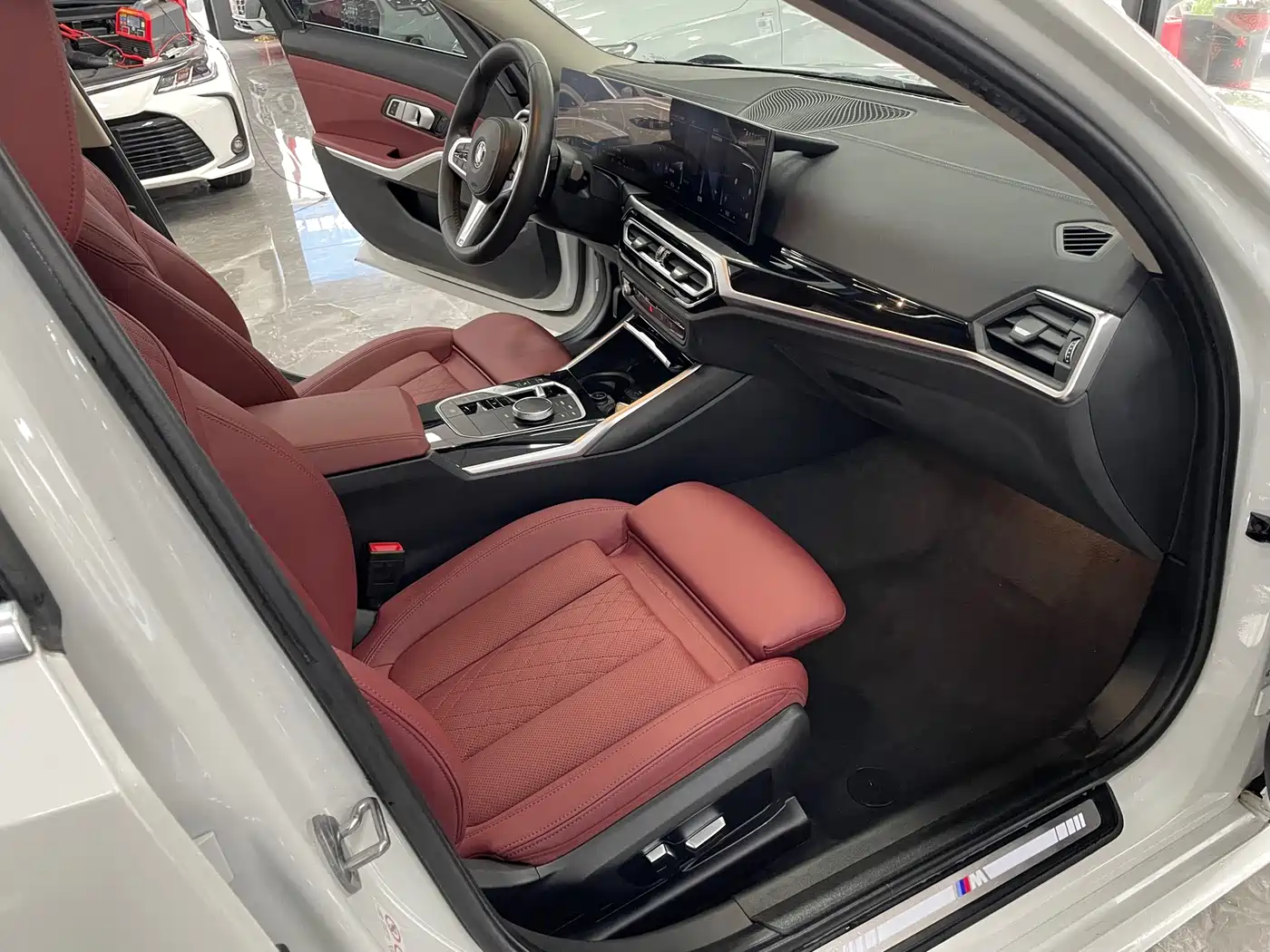BMW 3 Series 2023 320Li M Sport Package фото 7