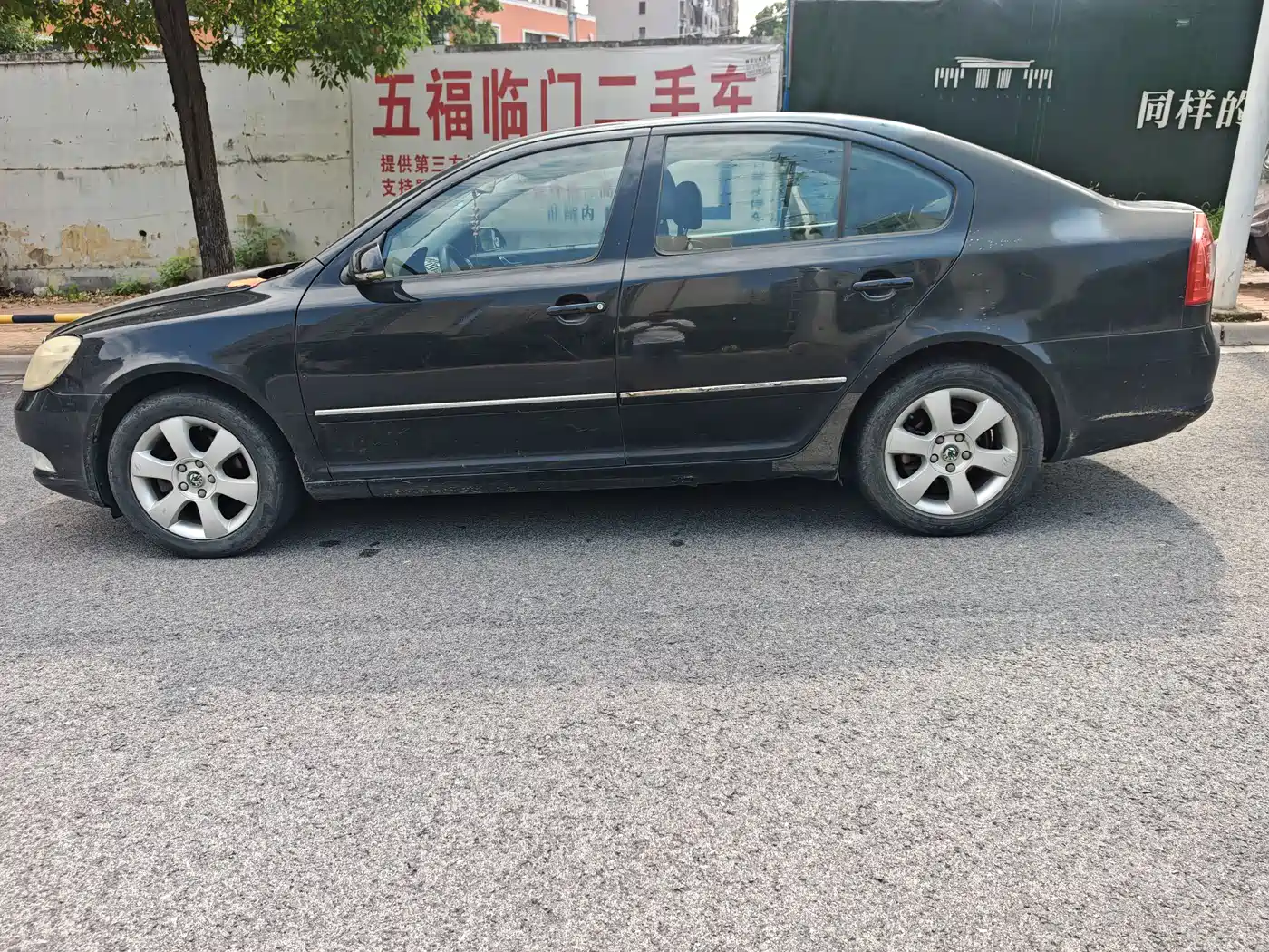 Škoda Octavia 2010 1.6L Auto Comfort фото 3