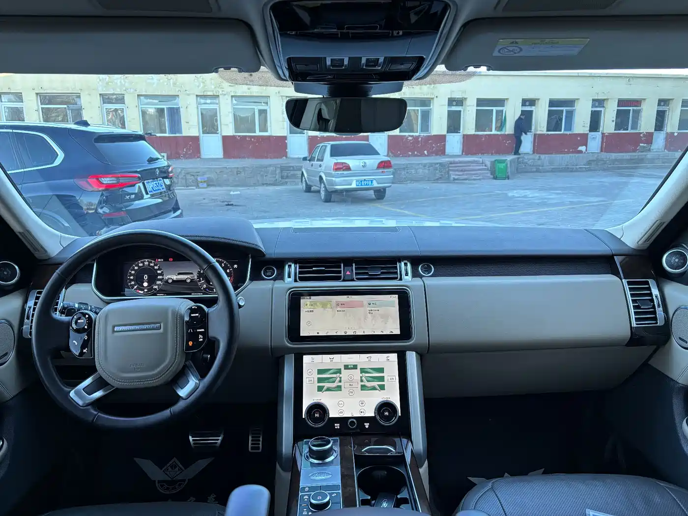 Land Rover Range Rover 2022 3.0 L6 400PS Heritage Extended Classic Edition фото 9