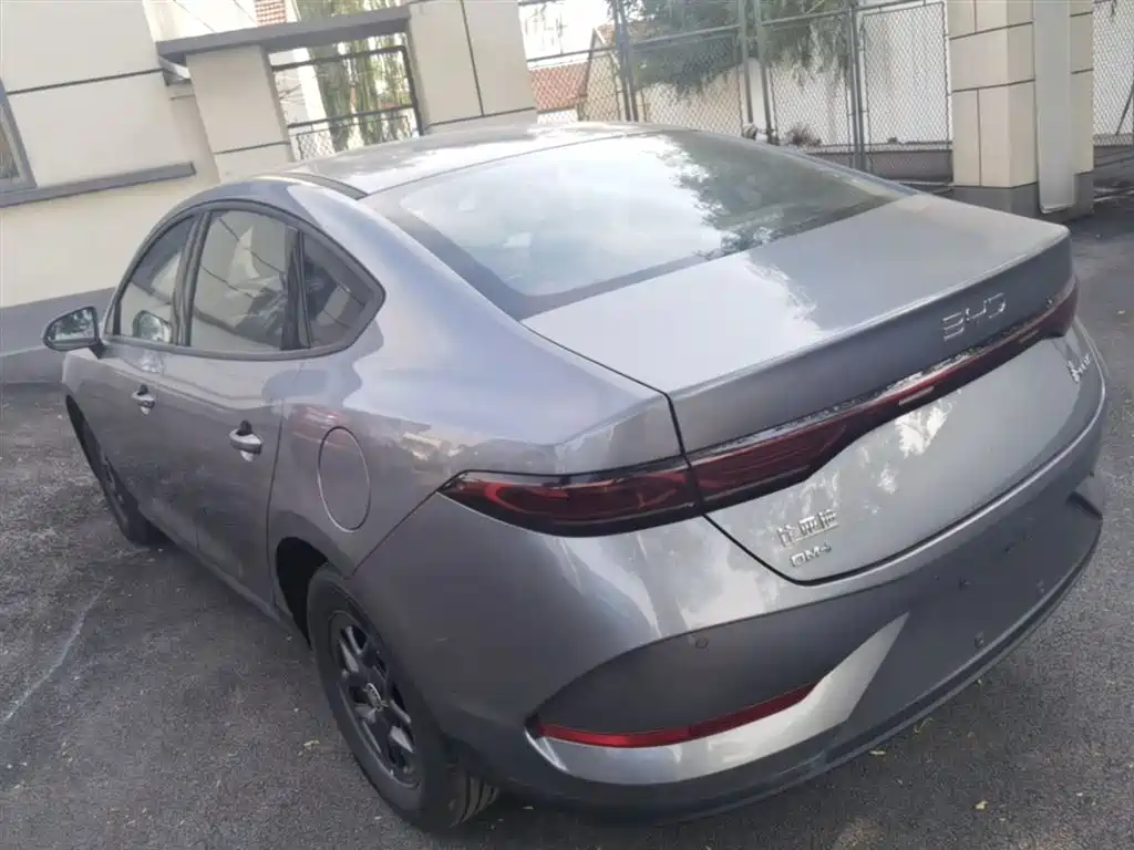 BYD Qin PLUS 2026 DM-i Smart Edition 128KM Progressive фото 5