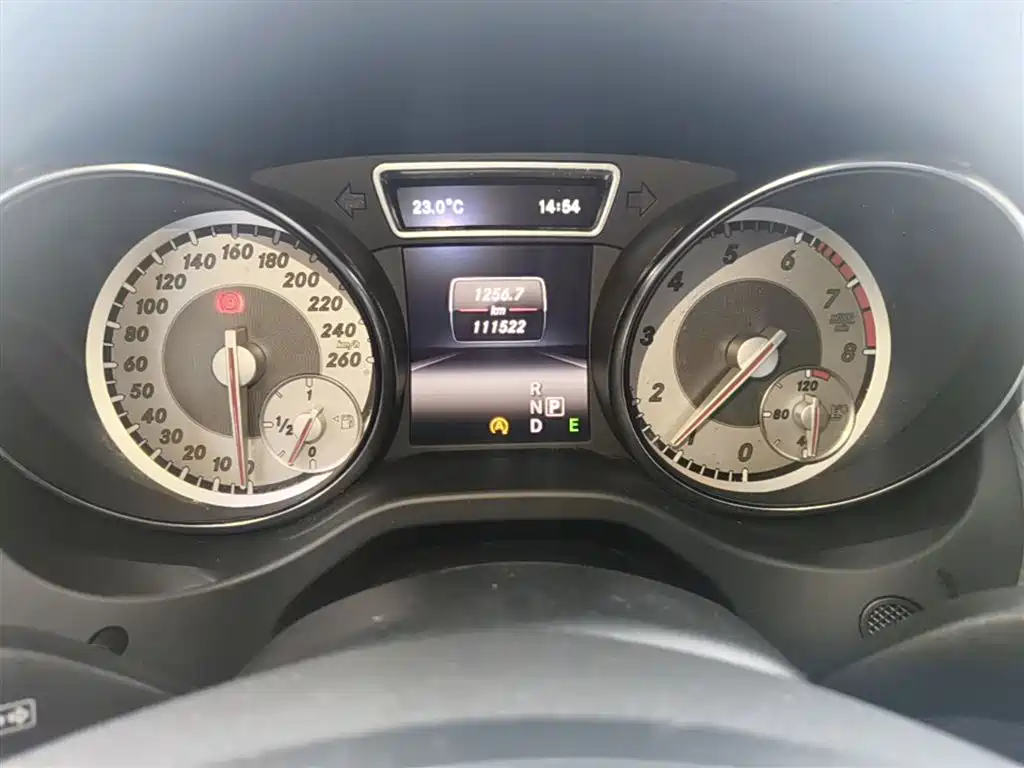 Mercedes-Benz GLA 2015 GLA 200 Dynamic фото 12
