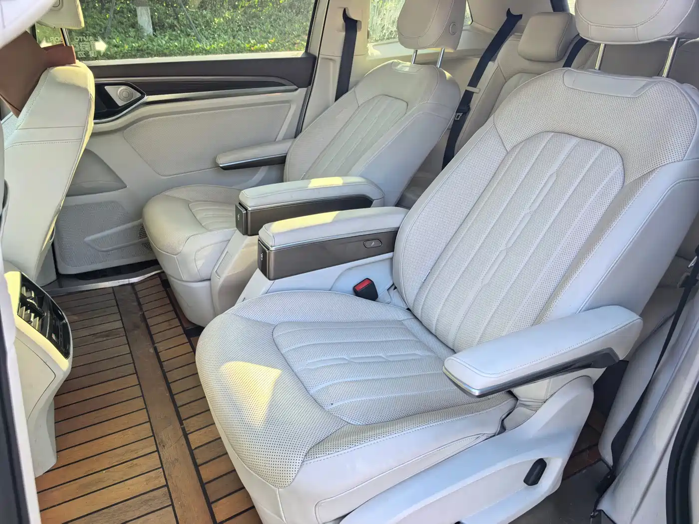 Volkswagen Viloran 2020 330TSI Luxury Edition фото 10