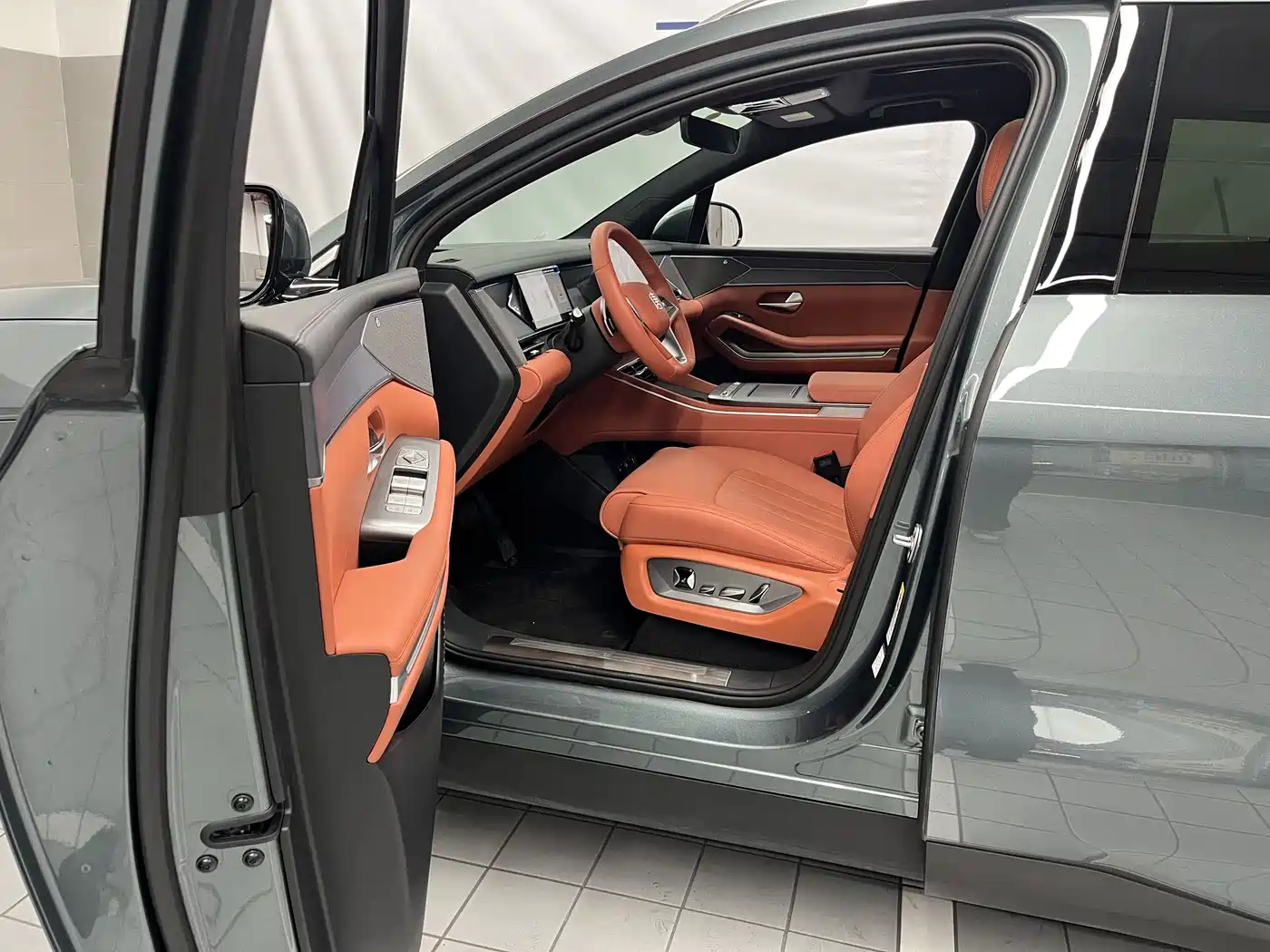 BYD Tang L 2025 DM 175KM Drone Player Edition фото 6
