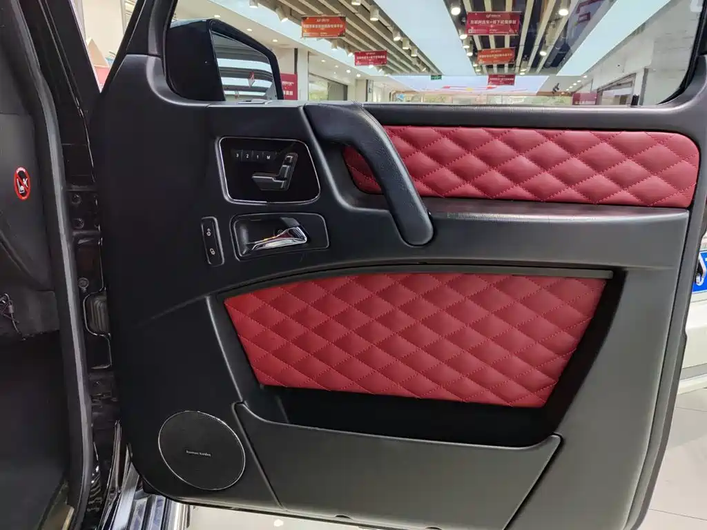 Mercedes-Benz G-Class 2018 G 500 designo Masterpiece Collector's Edition фото 17