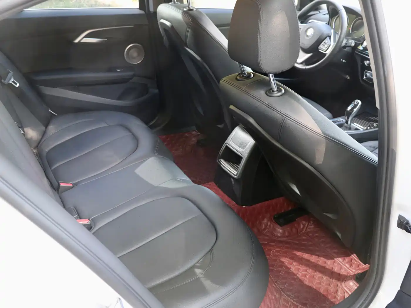 BMW 1 Series 2022 120i M Sport фото 9