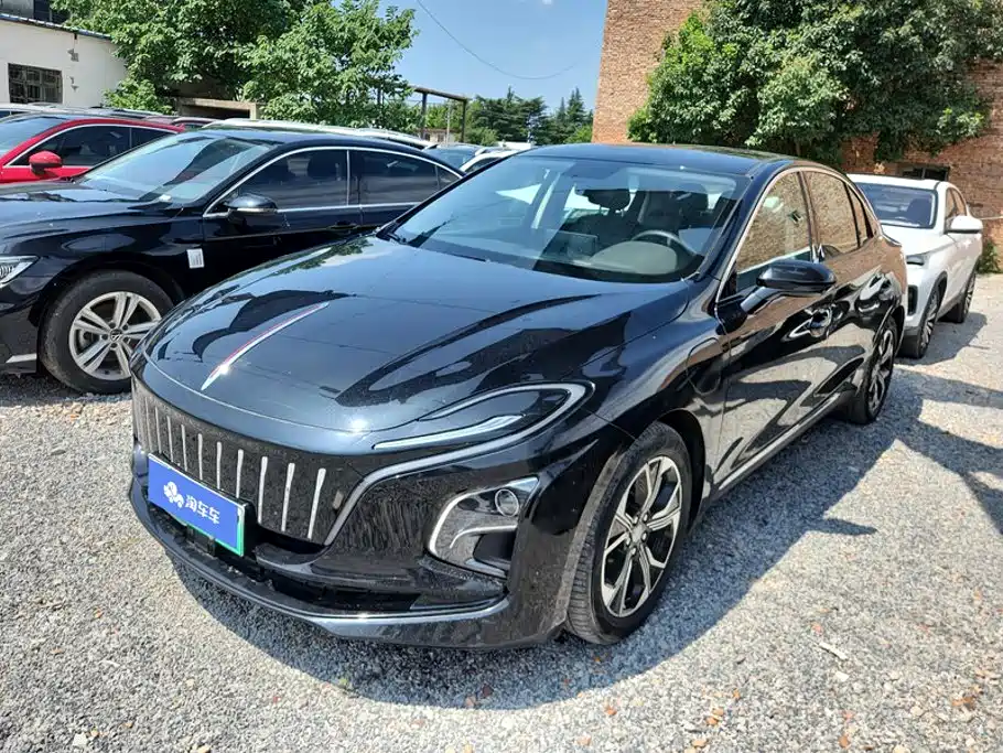 Hongqi E-QM5 2023 Basic Travel Edition