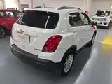 Photo 7 - Chevrolet Trax