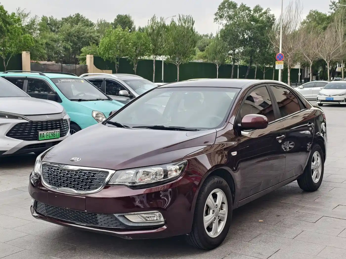 Kia Forte 2014 1.6L MT GL
