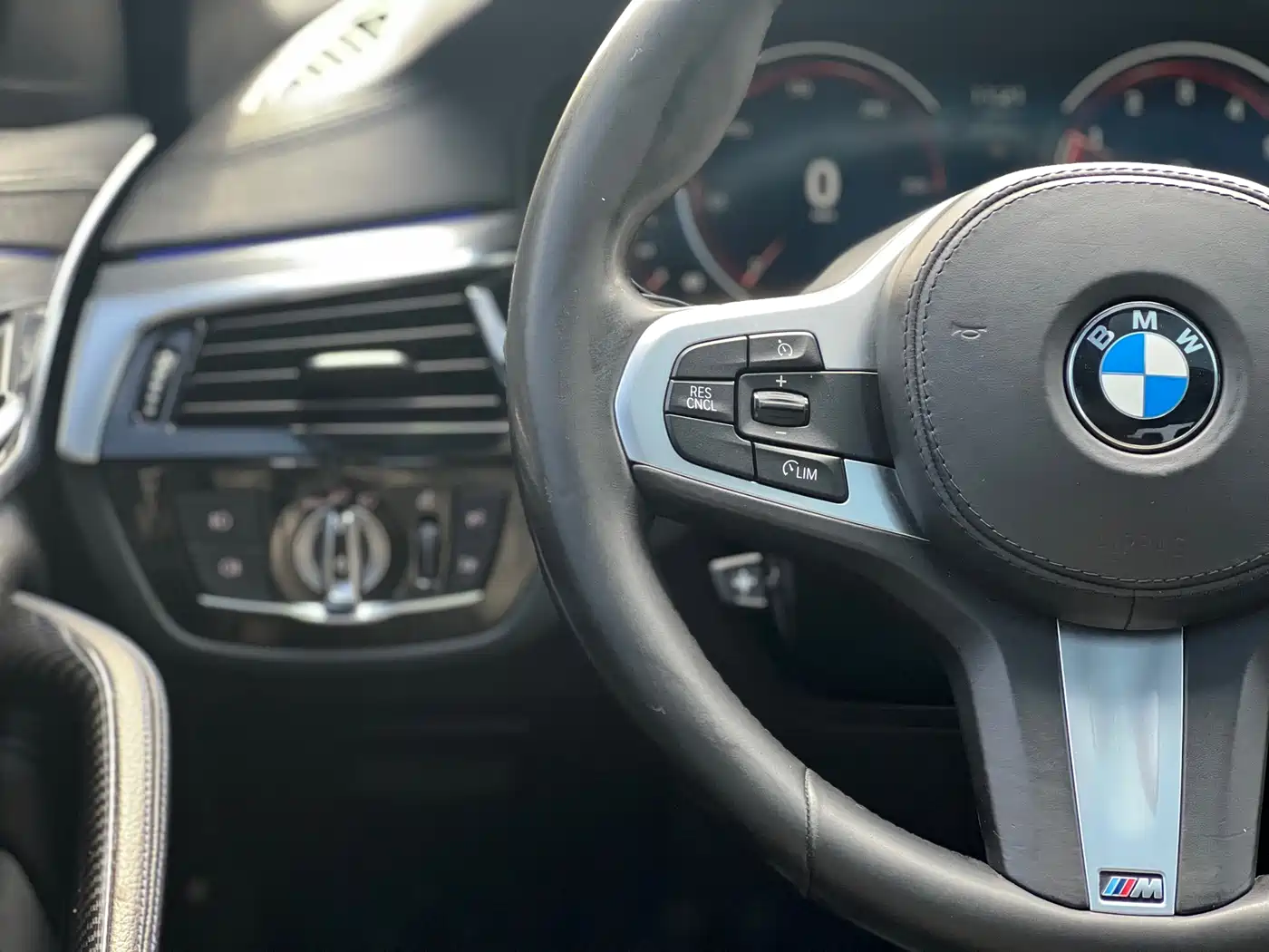 BMW 5 Series (Import) 2018 525i M Sport Package фото 17