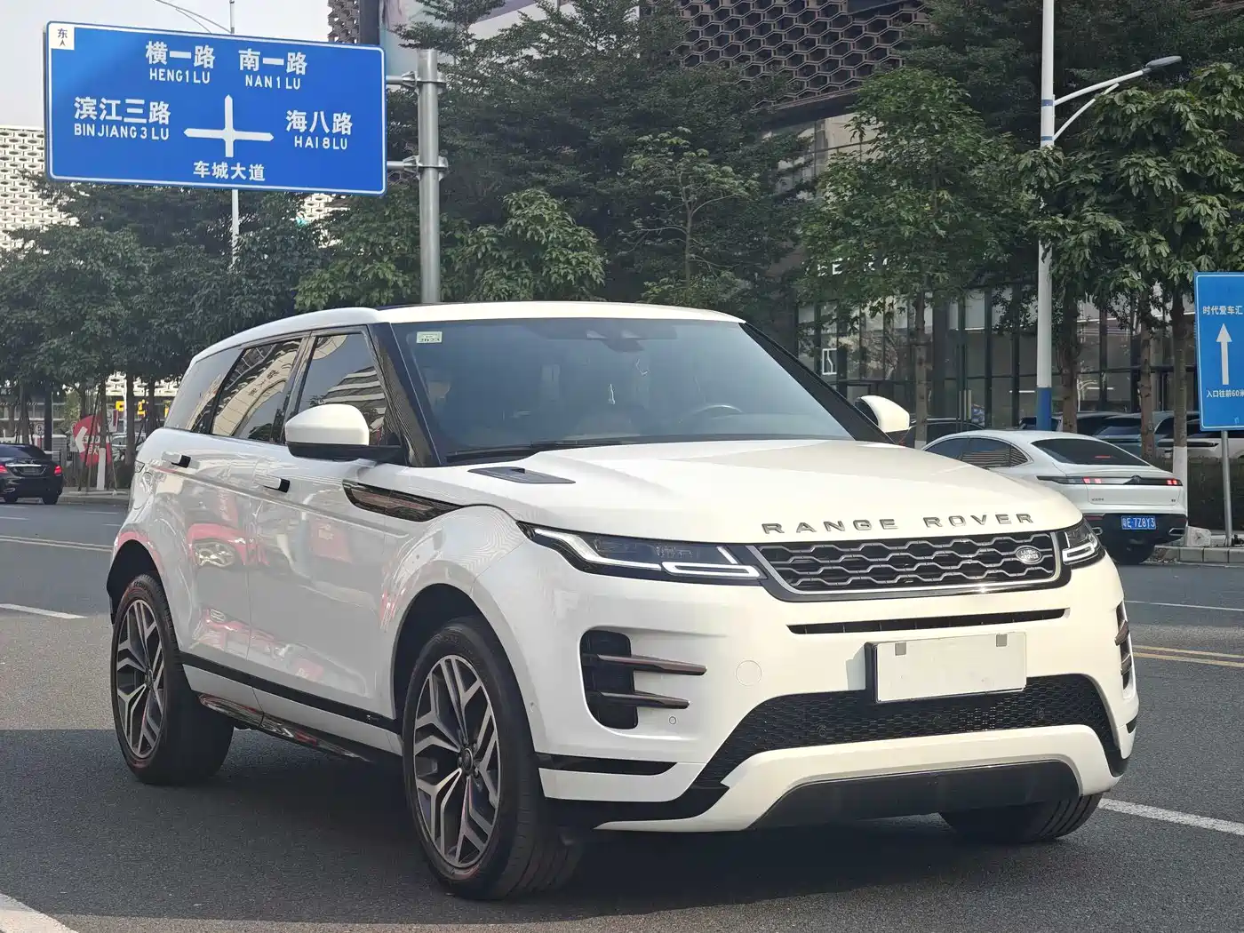 Land Rover Range Rover Evoque 2020 249PS R-DYNAMIC S Sport Edition фото 3
