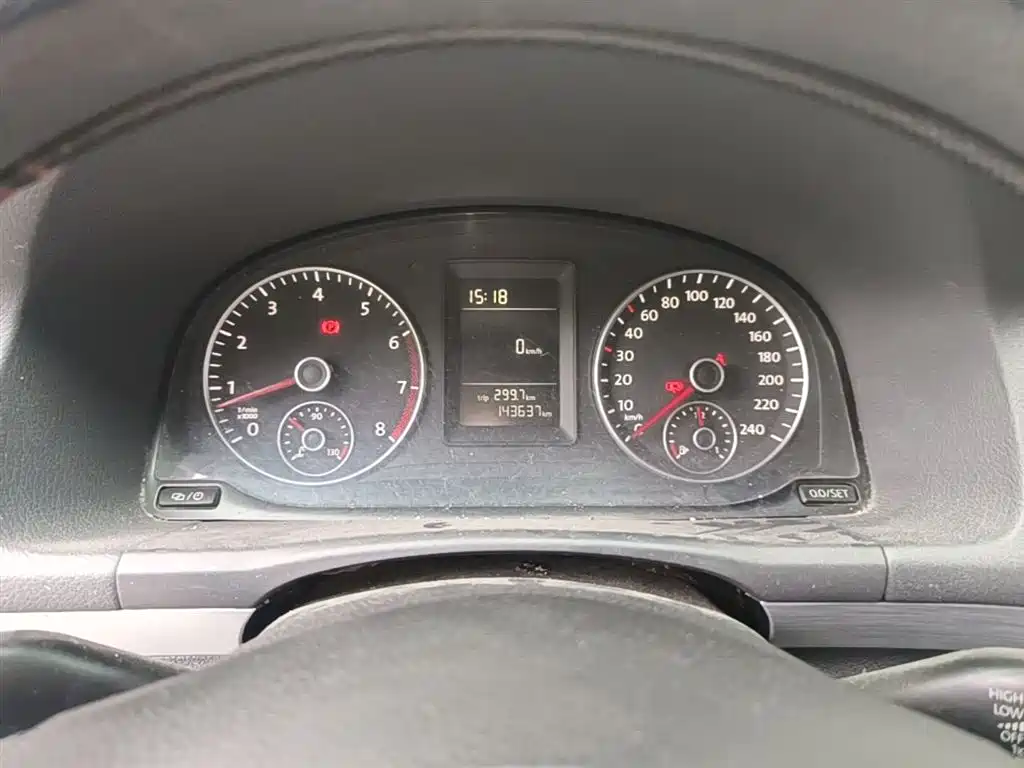 Volkswagen Touran 2013 1.4T Manual Trend 5-seater фото 12