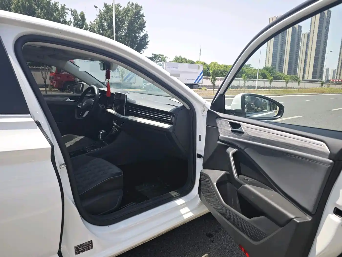Volkswagen Sagitar 2023 Model Year 280TSI DSG Surpass Edition фото 11