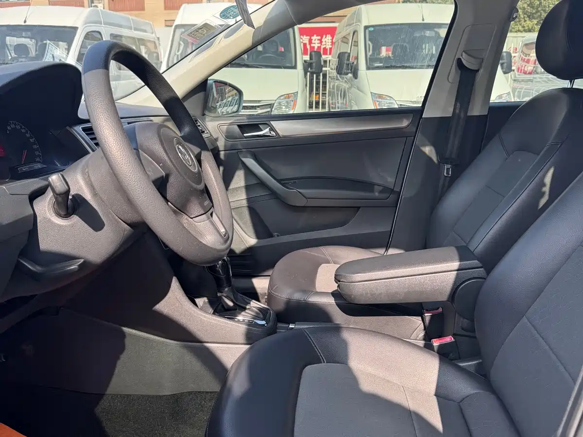 Volkswagen Santana 2013 1.6L Automatic Comfort Edition фото 9