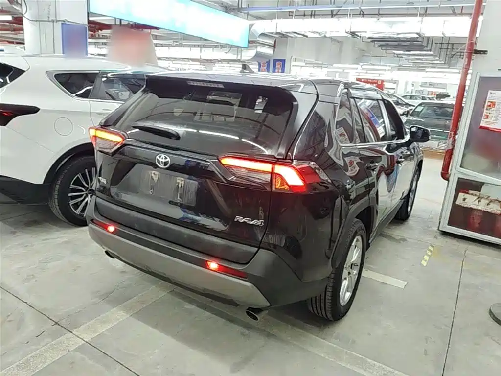Toyota RAV4 Rongfang 2020 2.0L CVT 2WD Trend Edition фото 7