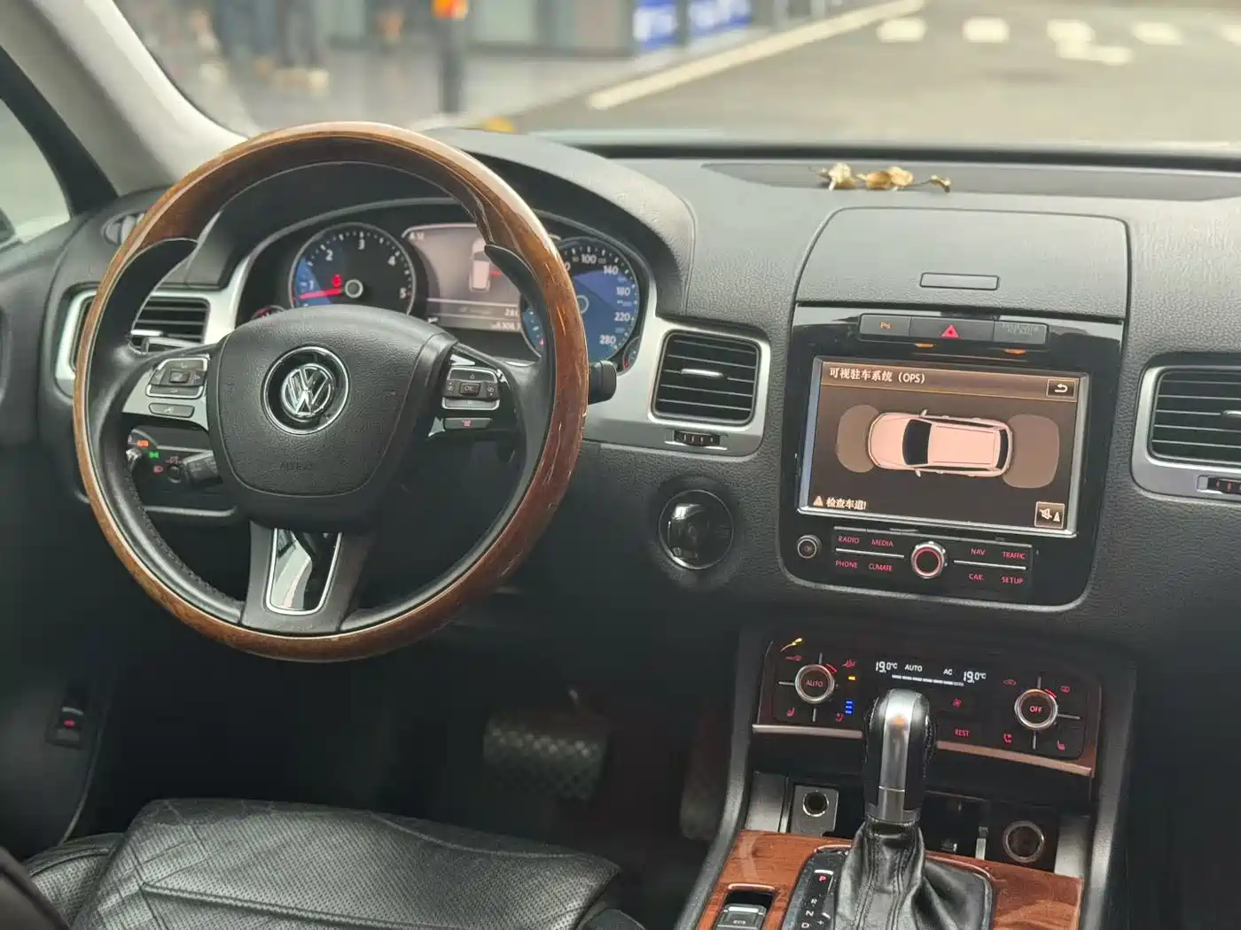 Volkswagen Touareg 2011 3.0TDI Diesel Standard фото 5
