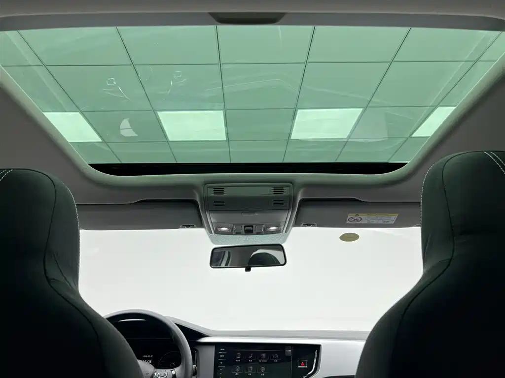Volkswagen Polo 2021 Plus 1.5L Automatic Panorama Enjoyment Edition фото 18