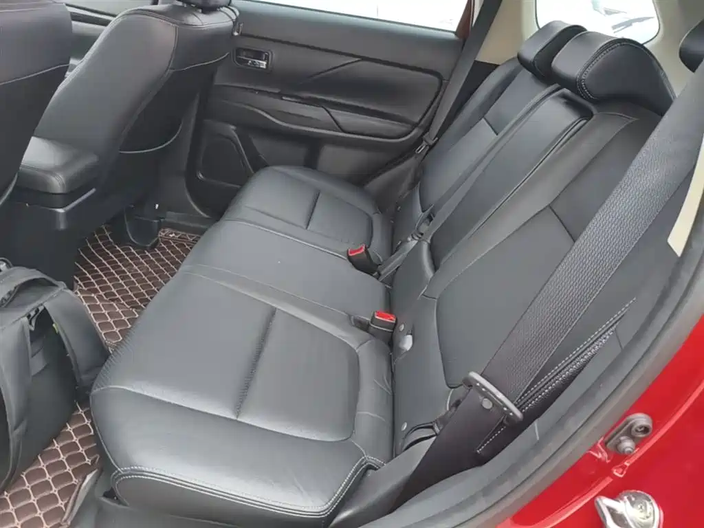 Mitsubishi Outlander 2016 2.4L 4WD Elite Edition 5-seater фото 17
