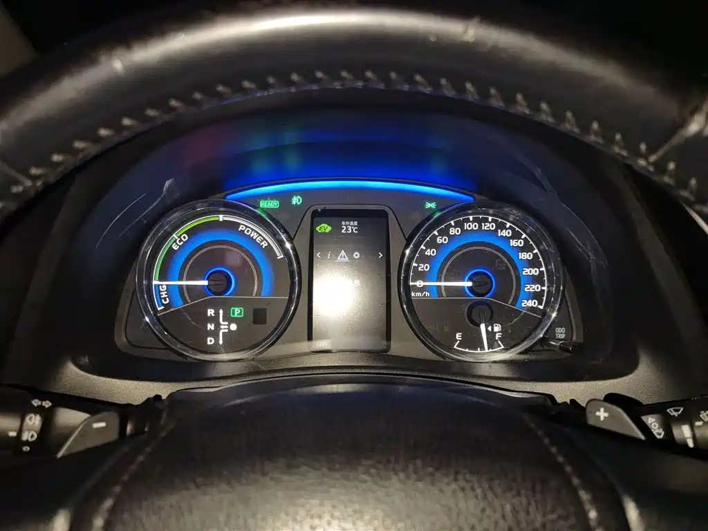 Toyota Corolla 2017 Facelift Hybrid 1.8L E-CVT Elite Edition фото 4