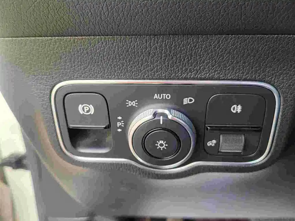 Mercedes-Benz GLB 2020 Facelift GLB 200 Style фото 7