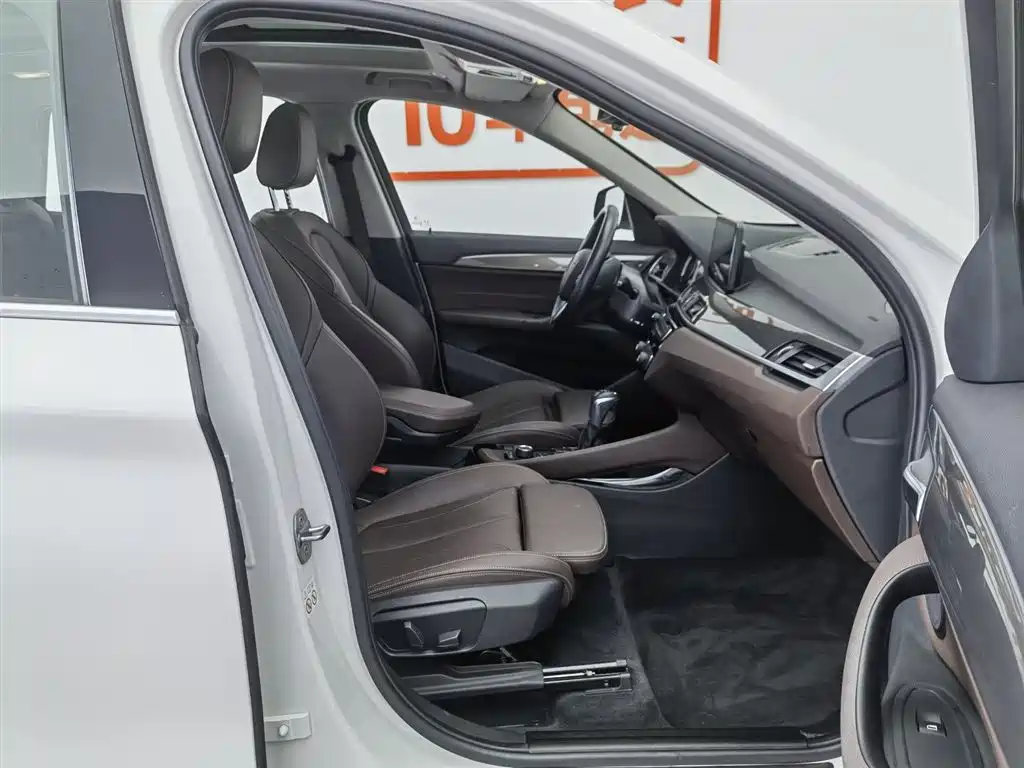 BMW X1 2019 sDrive18Li Premium Model фото 23