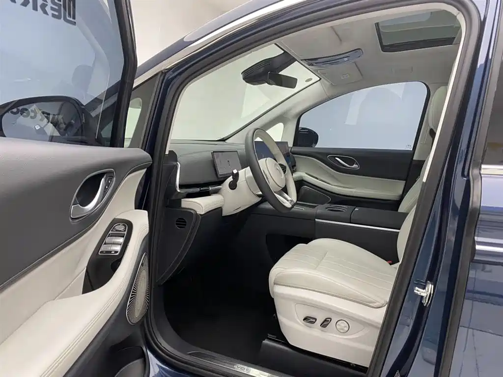 Voyah Auto Voyah Dreamer 2025 PHEV AWD Flagship Kunpeng Edition фото 17