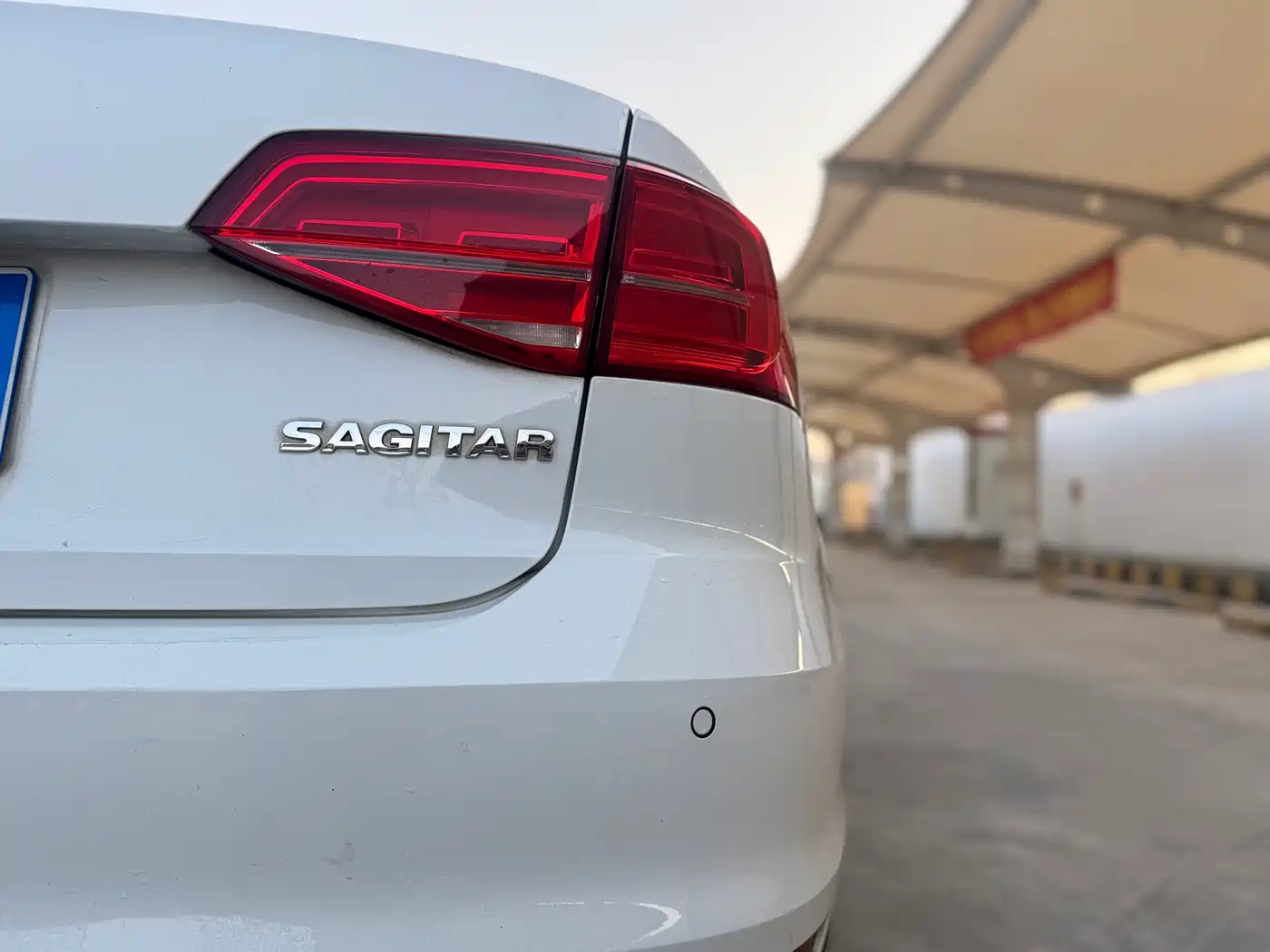 Volkswagen Sagitar 2015 1.6L Automatic Comfort фото 8